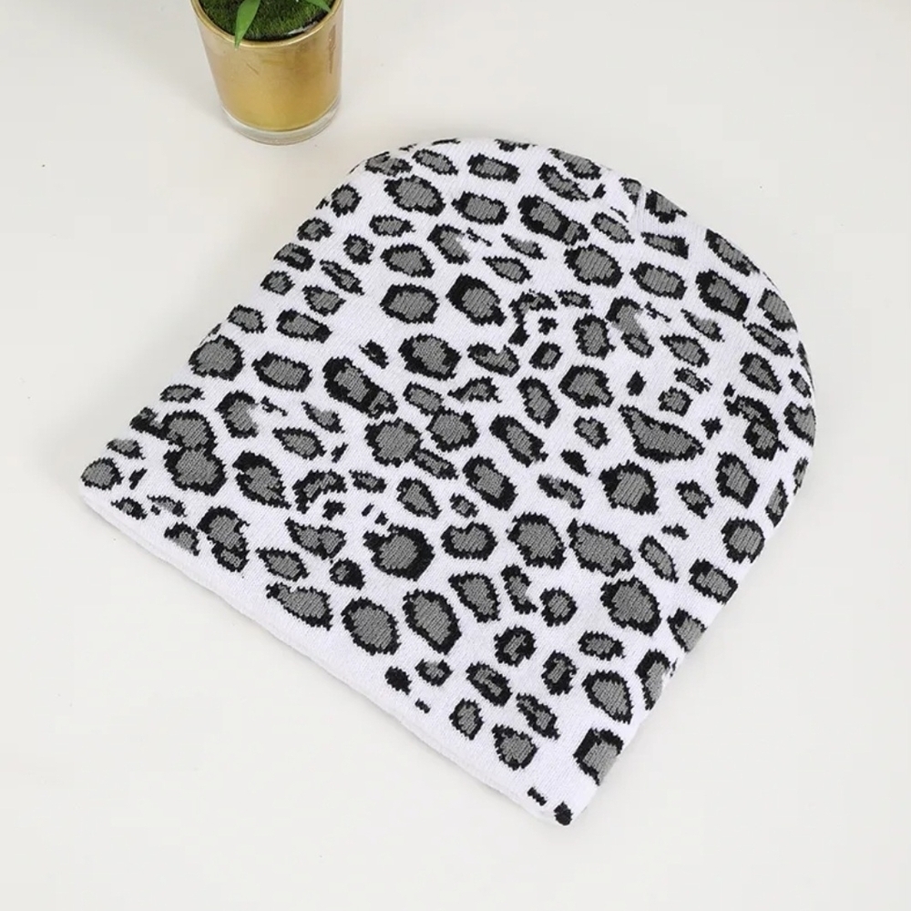 Leopard Print Beanie White Grey - Picture 4 of 13
